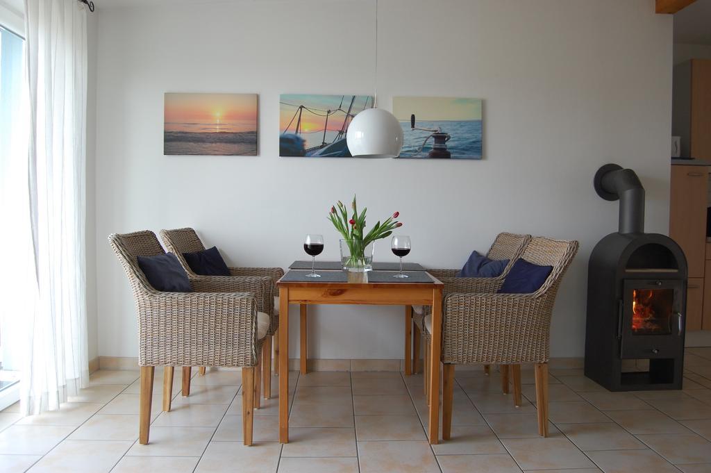 Strandlaeufer Kuehlungsborn Bilik gambar